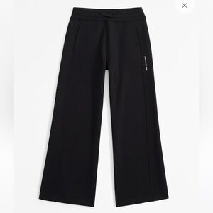 Abercrombie kids ypb neoknit wide leg sweatpants Black Size 7/8 NWT